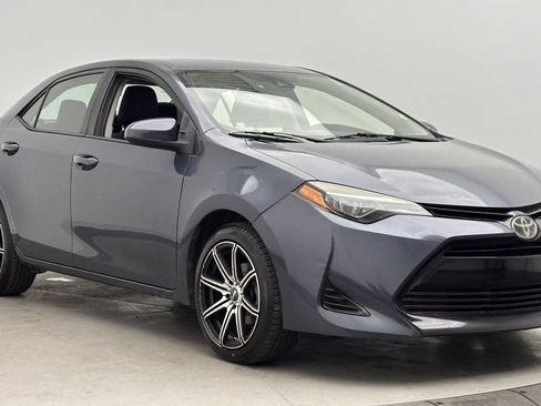 Used 2019 Toyota Corolla LE image 3