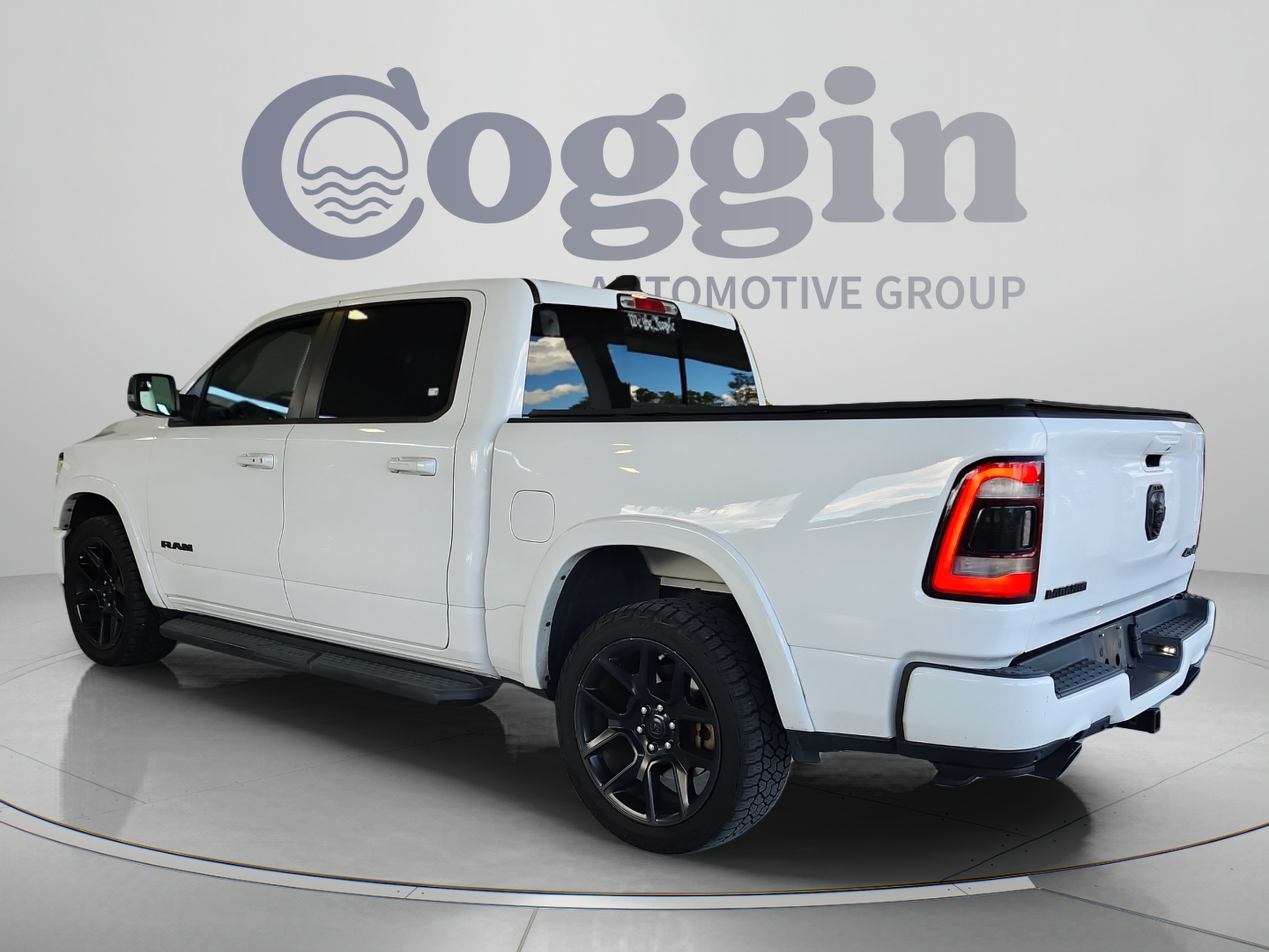 Used 2021 RAM 1500 Laramie w/ Night Edition AWD/4WD image 3