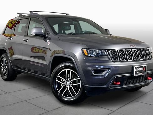 Used 2017 Jeep Grand Cherokee Trailhawk image 2