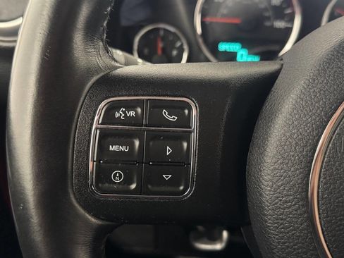 Used 2016 Jeep Wrangler Unlimited Rubicon w/ Connectivity Group image 32