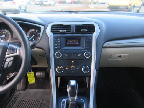 Used 2013 Ford Fusion SE image 21