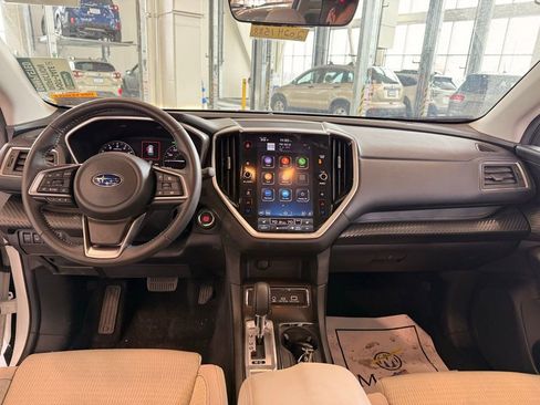Used 2024 Subaru Ascent Premium w/ Convenience Package image 12