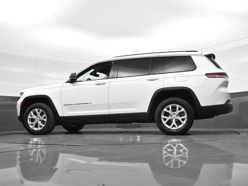 Used 2023 Jeep Grand Cherokee L Limited AWD/4WD image 29