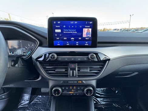 Used 2022 Ford Escape SE w/ Convenience Package image 28