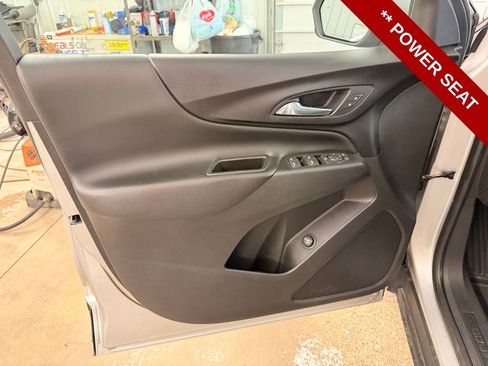 Used 2021 Chevrolet Equinox LT w/ Driver Convenience Package image 13