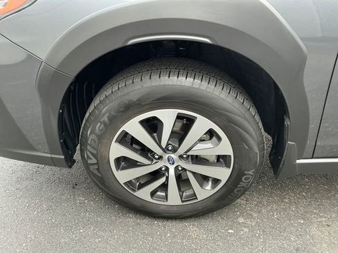 Used 2025 Subaru Outback Premium w/ Popular Package #1A image 11