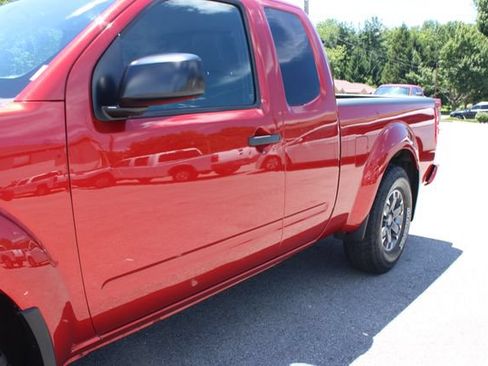 Used 2018 Nissan Frontier Desert Runner RWD image 36