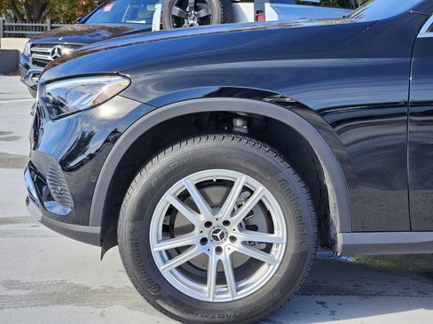 Certified 2025 Mercedes-Benz GLC 300 image 10