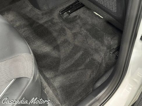 Used 2019 Kia Niro EX w/ Cold Weather Package 2.0 FWD image 27