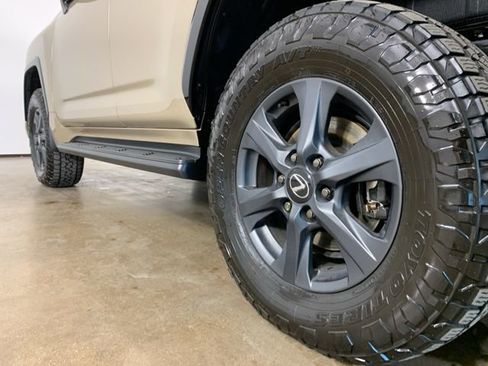 Used 2025 Lexus LX 700h Overtrail image 18