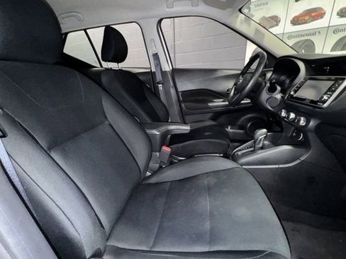 Used 2023 Nissan Kicks S FWD image 7