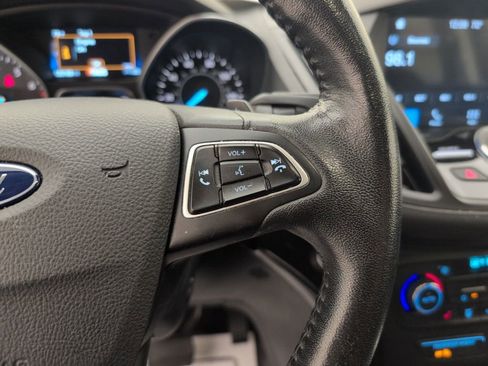 Used 2017 Ford Escape Titanium image 36