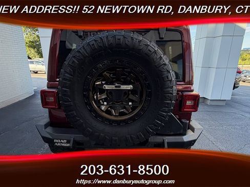 Used 2021 Jeep Wrangler Unlimited Sahara AWD/4WD image 4