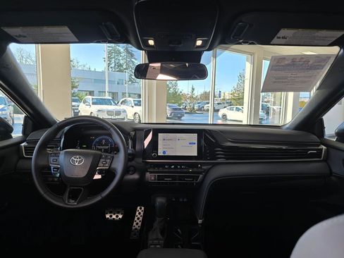 Used 2025 Toyota Camry SE image 24