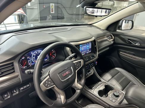 Used 2023 GMC Acadia Denali w/ Denali Ultimate Package AWD/4WD image 2