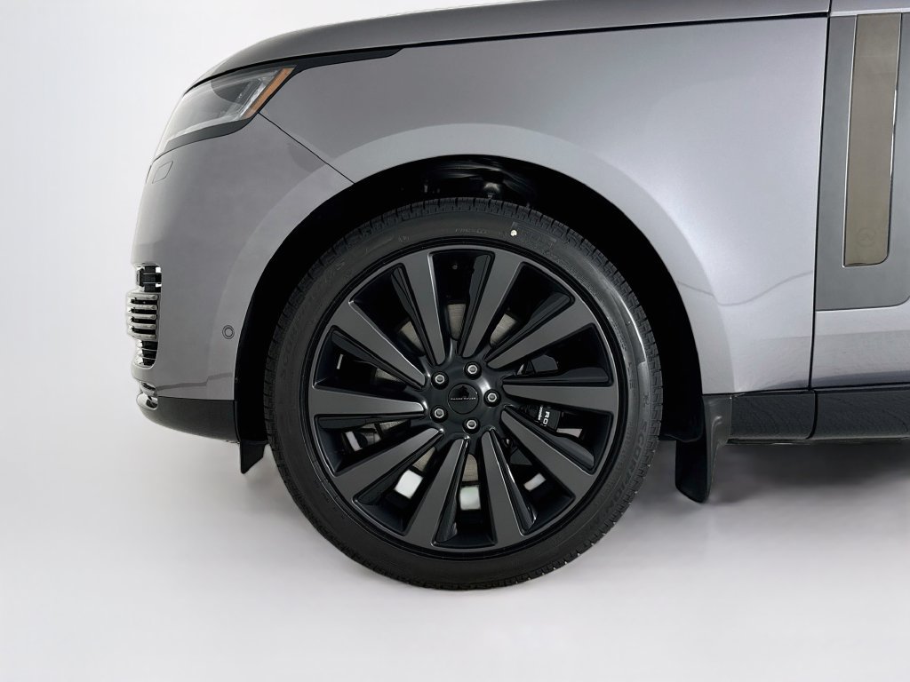 New 2026 Land Rover Range Rover SV AWD/4WD image 32