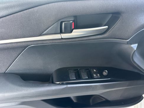 Used 2025 Toyota Camry LE image 10