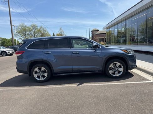 Used 2019 Toyota Highlander Limited AWD/4WD image 8