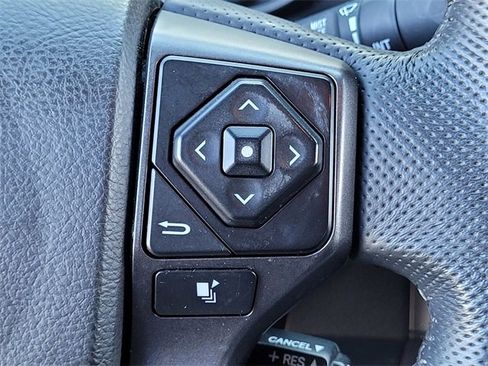 Certified 2022 Toyota Tacoma TRD Off-Road image 31