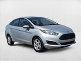 Used 2015 Ford Fiesta SE image 3
