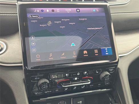 Certified 2025 Jeep Grand Cherokee L Limited w/ Luxury Tech Group II image 31