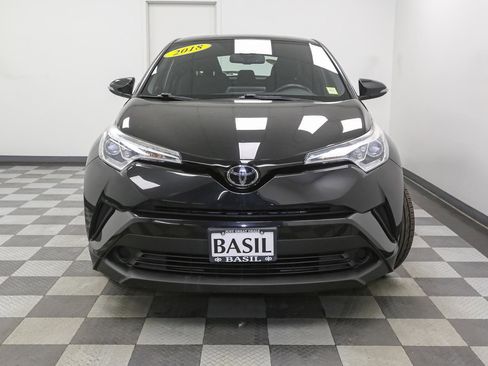 Used 2018 Toyota C-HR XLE FWD image 3