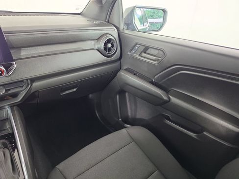 Used 2024 Chevrolet Colorado Trail Boss w/ Technology Package AWD/4WD image 33