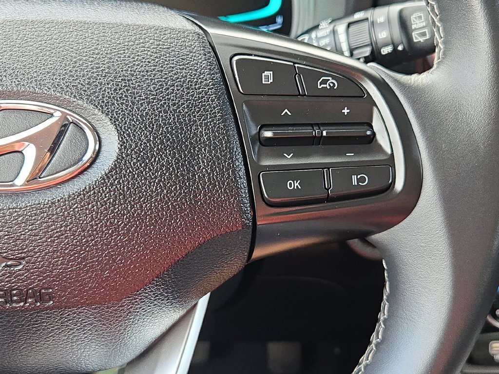 Used 2026 Hyundai Venue SEL FWD image 22