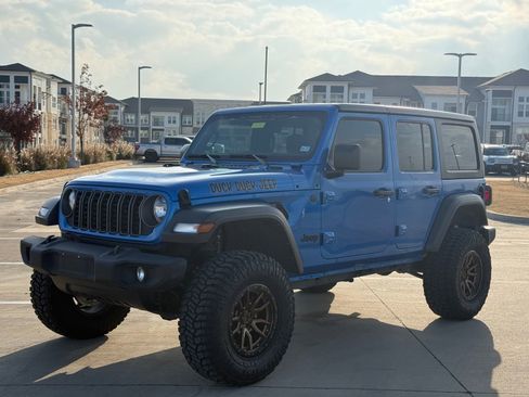 Used 2025 Jeep Wrangler Sport image 3
