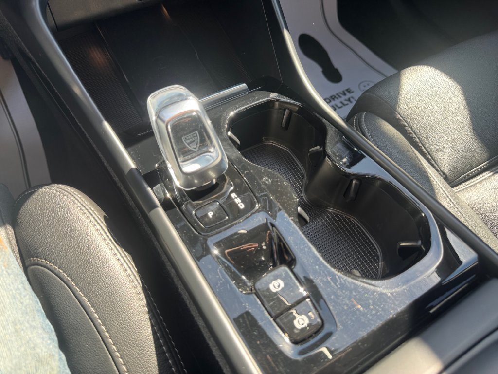 Used 2024 Volvo XC40 B5 Plus w/ Climate Package AWD/4WD image 26