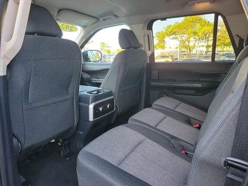 Used 2024 Ford Expedition Max XLT image 7