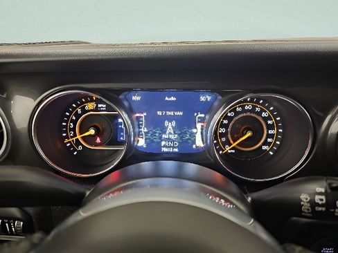 Used 2020 Jeep Wrangler Unlimited Sahara AWD/4WD image 20