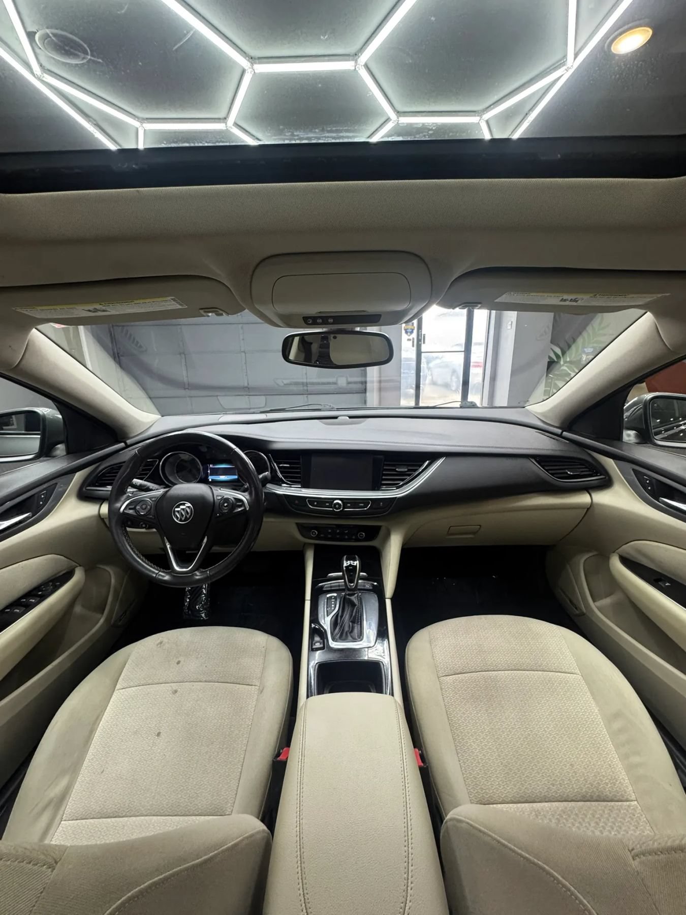 Used 2018 Buick Regal Preferred w/ Sights and Sounds Package FWD image 21