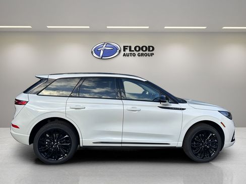 New 2026 Lincoln Corsair Premiere image 4