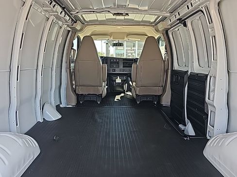 New 2025 GMC Savana 3500 w/ Driver Convenience Package image 7