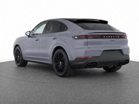 Used 2024 Porsche Cayenne Coupe AWD/4WD image 3
