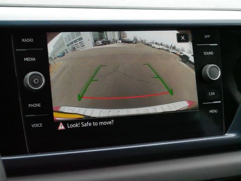 Used 2022 Volkswagen Taos SE image 33