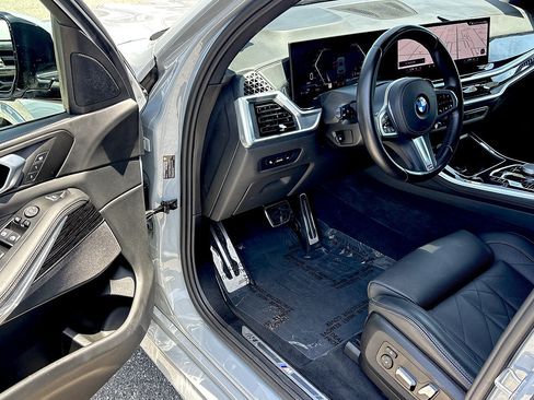 Used 2024 BMW X5 sDrive40i w/ M Sport Package RWD image 15