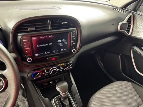 Used 2023 Kia Soul LX w/ LX Technology Package FWD image 26