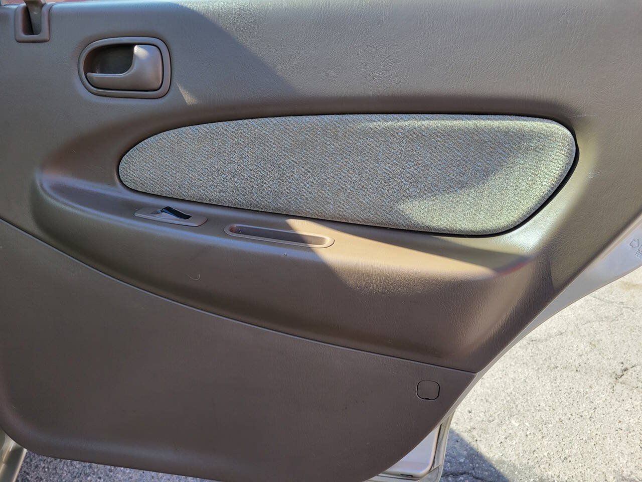 Used 1998 MAZDA Protege ES FWD image 32