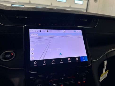 New 2025 Jeep Grand Cherokee Limited image 24