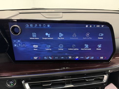 Used 2024 Chevrolet Traverse RS image 9