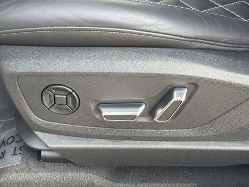 Used 2022 Audi e-tron S Prestige w/ Prestige Package image 24