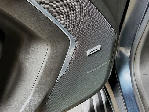 Used 2021 GMC Yukon SLT w/ SLT Luxury Plus Package image 18