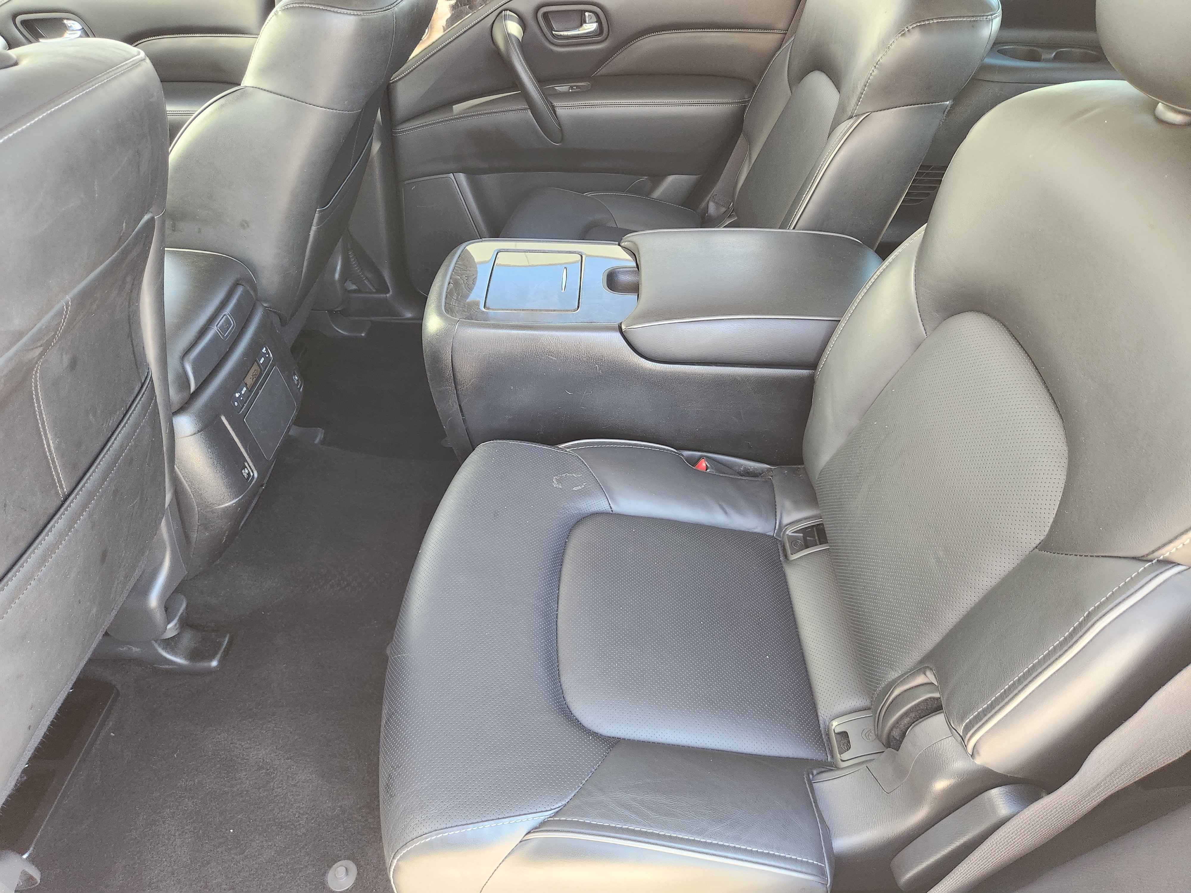 Used 2023 INFINITI QX80 Luxe w/ Cargo Package AWD/4WD image 30