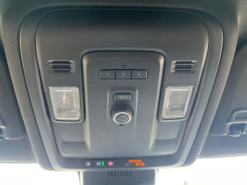 Used 2023 GMC Yukon XL SLT AWD/4WD image 29
