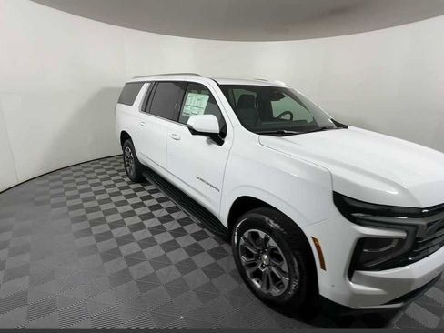 New 2026 Chevrolet Suburban LT w/ Comfort Package image 4