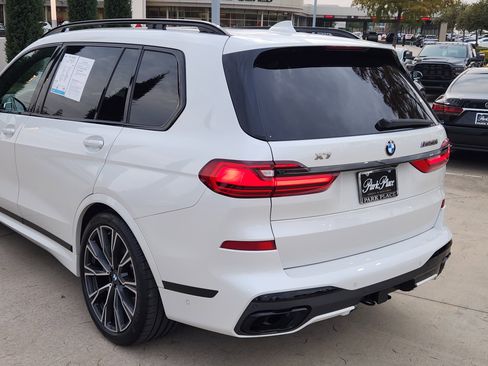 Used 2022 BMW X7 M50i w/ Executive Package image 11
