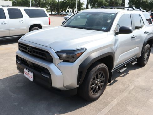 Used 2025 Toyota 4Runner SR5 RWD image 3