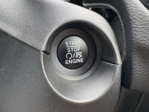 Used 2019 Jeep Compass Altitude image 39